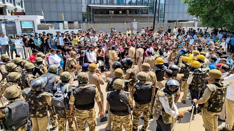 UP Announces 21% Wage Hike